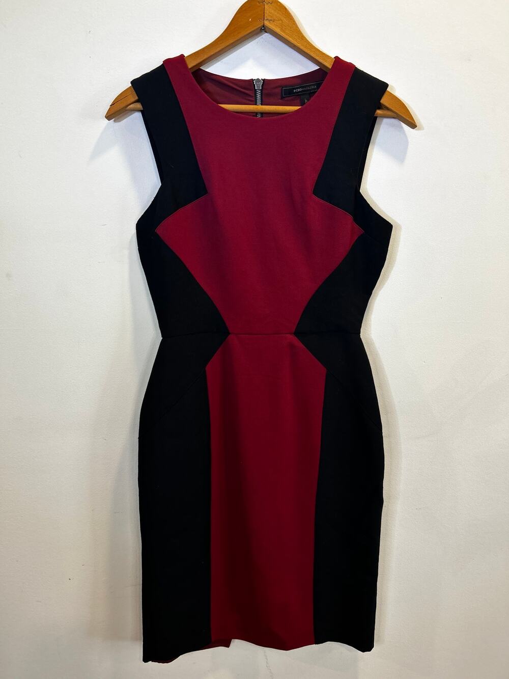 BCBG Max Azria Wine & Black Colorblock Knee Length Sheath Dress - SM